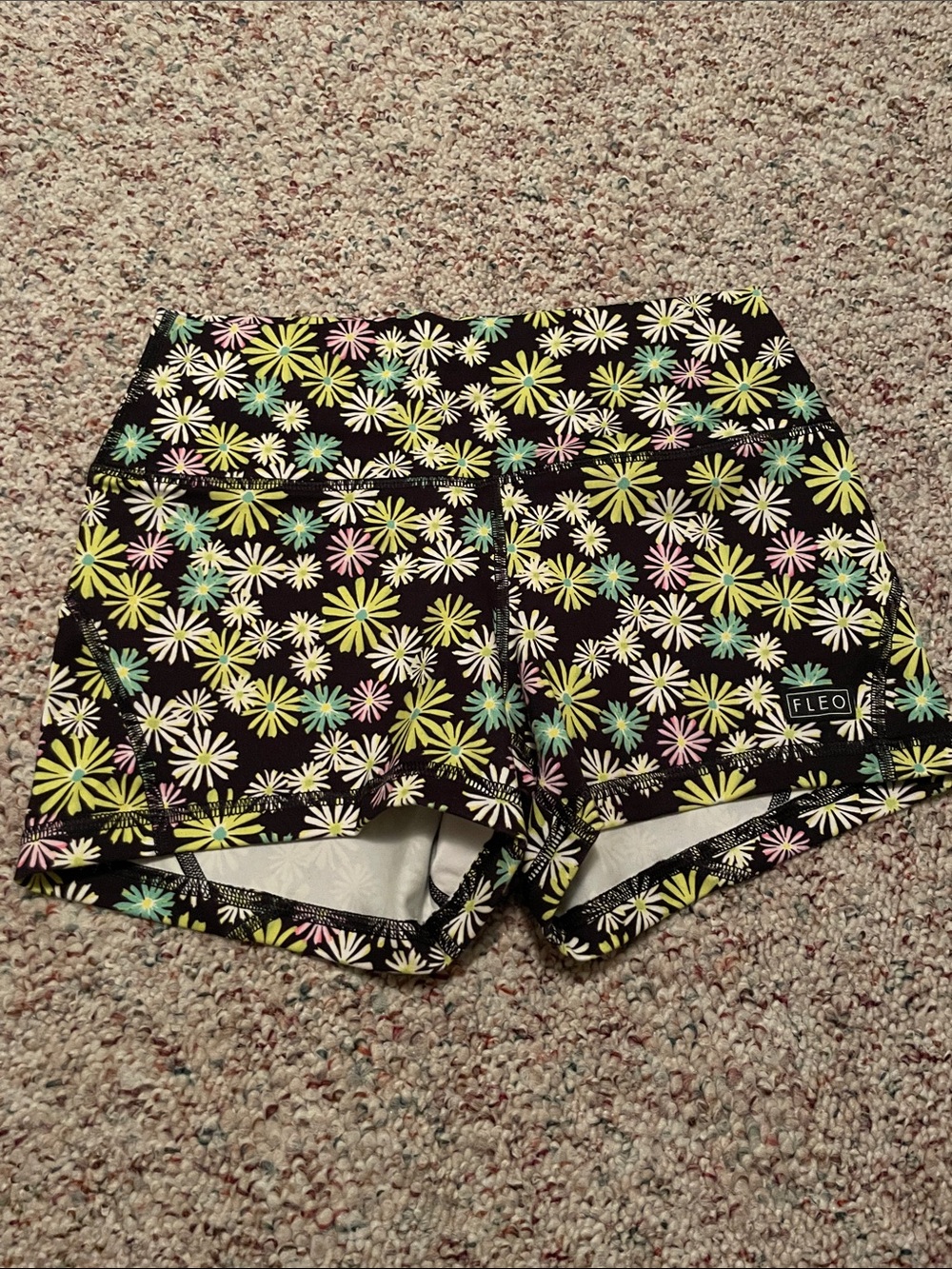 Fleo Shorts